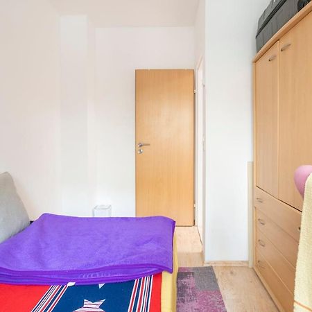 Schoenes Zimmer Im Charmanten Haus Берлин Екстериор снимка